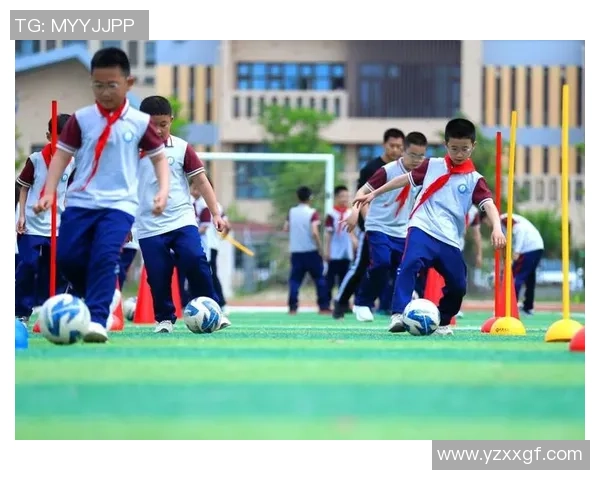 快乐足球启航小学足球社团的成长与发展之路 快乐足球启航小学足球社团的成长与发展之路